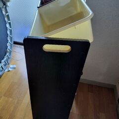 おもちゃ収納棚の画像