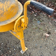 電動コンクリートミキサーの画像