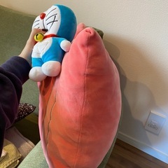 ドラえもんクッションの画像