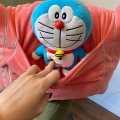 ドラえもんクッションの画像