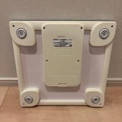 オムロン体重計HBF-214の画像