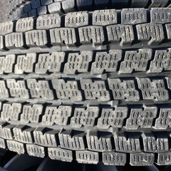 スタッドレス　　6穴の画像