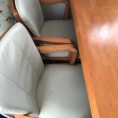 ダイニングテーブル　キャスターチェアセットの画像