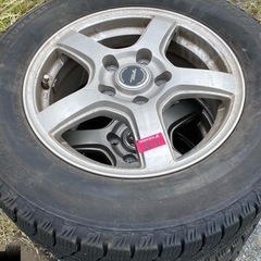 ミニバン用スタッドレスタイヤの画像