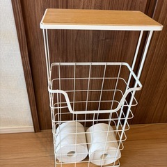 ニトリ トレイ付きトイレットペーパーストーカーの画像