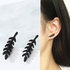 リーフブラックピアス（新品）の画像