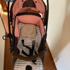 ベビーカー（combi）の画像