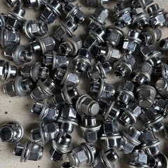 トヨタ純正アルミホイールナットの画像