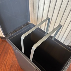 キャスター付きゴミ箱の画像