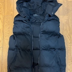 黒中綿入りベストの画像