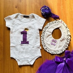 1歳バースデー用3点セット、リバーシブルスタイの画像