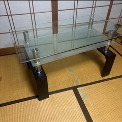 ガラステーブルの画像