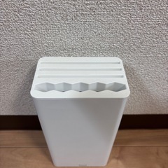 ほぼ新品★山崎実業　キッチンナイフ&ハサミスタンド タワーの画像