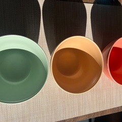 パステルカラーのお椀の画像