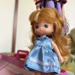 リカちゃんおへやバッグセット＋ドレス＋ミキちゃん
の画像