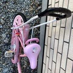 キティちゃん　自転車の画像
