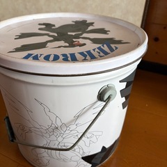 レア品！ ポケモン  ゼクロム スツール缶  の画像