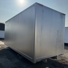 仕上げ済み！超便利！大開口 観音式横扉付き！断熱材入り！バイクガレージ！使い勝手抜群！倉庫物置用 4トン保冷コンテナの画像