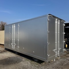 仕上げ済み！超便利！大開口 観音式横扉付き！断熱材入り！バイクガレージ！使い勝手抜群！倉庫物置用 4トン保冷コンテナの画像