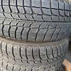 スタッドレスタイヤの画像