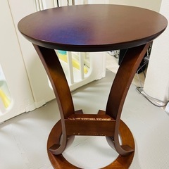 サイドテーブル ダークブラウンの画像