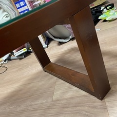 カフェテーブルの画像