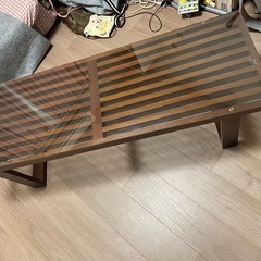 カフェテーブルの画像