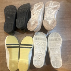 18cmフォーマルシューズ、18.5cm上履きほぼ未使用、18.5cm瞬足スニーカー、19cm雨用の靴の画像