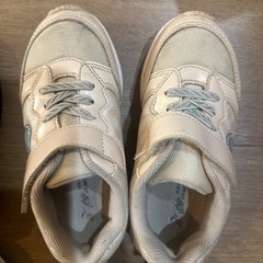 18cmフォーマルシューズ、18.5cm上履きほぼ未使用、18.5cm瞬足スニーカー、19cm雨用の靴の画像