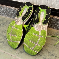 ミズノ　ランニングシューズ　　　27cm
の画像