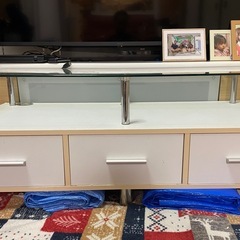 ガラステーブル付きテレビボード／ローボードの画像