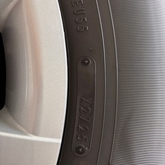 純正タイヤホイールの画像