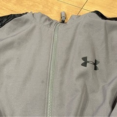 Under Armour  M グレー 上下セットの画像
