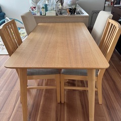 IKEA  ダイニングテーブルセットの画像