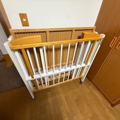 ベビーベッドの画像