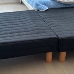 足付き分解ベット、テレビの画像