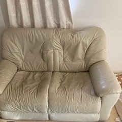 ソファー　皮　の画像