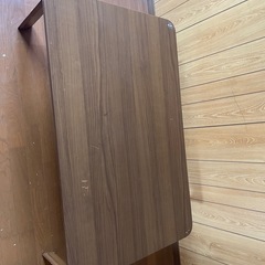 ヘルシオ、食器棚、テーブルの画像