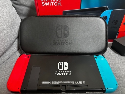 Switch 本体　ケース付き