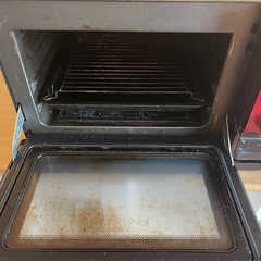 ヘルシオ、食器棚、テーブルの画像