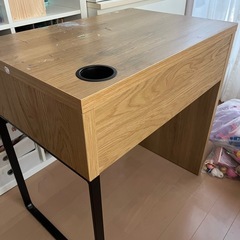 ⭐️無料現状渡し　イケア小さな学習机　　の画像
