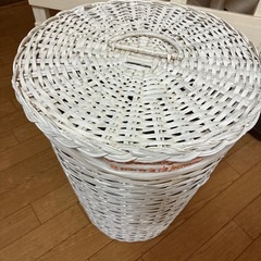 編みラタンバスケット　おもちゃ入れなどにの画像