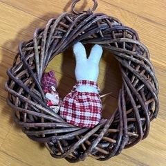 ハンドメイド リース うさぎとくまのぬいぐるみ ハートとチューリップの画像