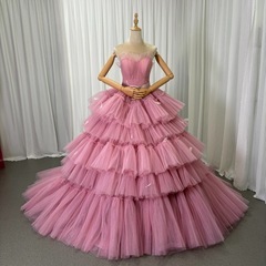 【期間限定値下中】ピンク グリッター カラードレス プリンセスライン パニエ付の画像