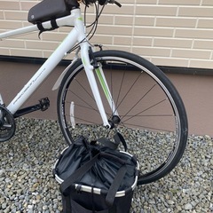 実用的で快走のクロスバイク（＋取外し自由の買い物ガゴ付♡）の画像