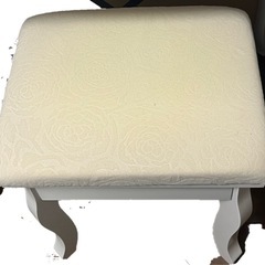 【1/10.11.12取引希望】ニトリ　猫脚ドレッサーの画像