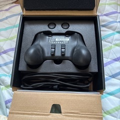 Razer wolverine v2 chroma 有線コントローラー   定価17980円 3N 中古
の画像