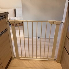 ベビーゲート　突っ張り式　ベビーガード　バリアフリー　オートクローズの画像