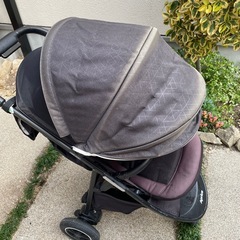 アップリカ　ベビーカー　三輪　スムーヴプレミアム
の画像