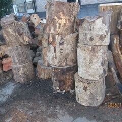 薪活0円、玉切り済、大玉、中玉、薪には最高の樫木、薪ストーブの画像